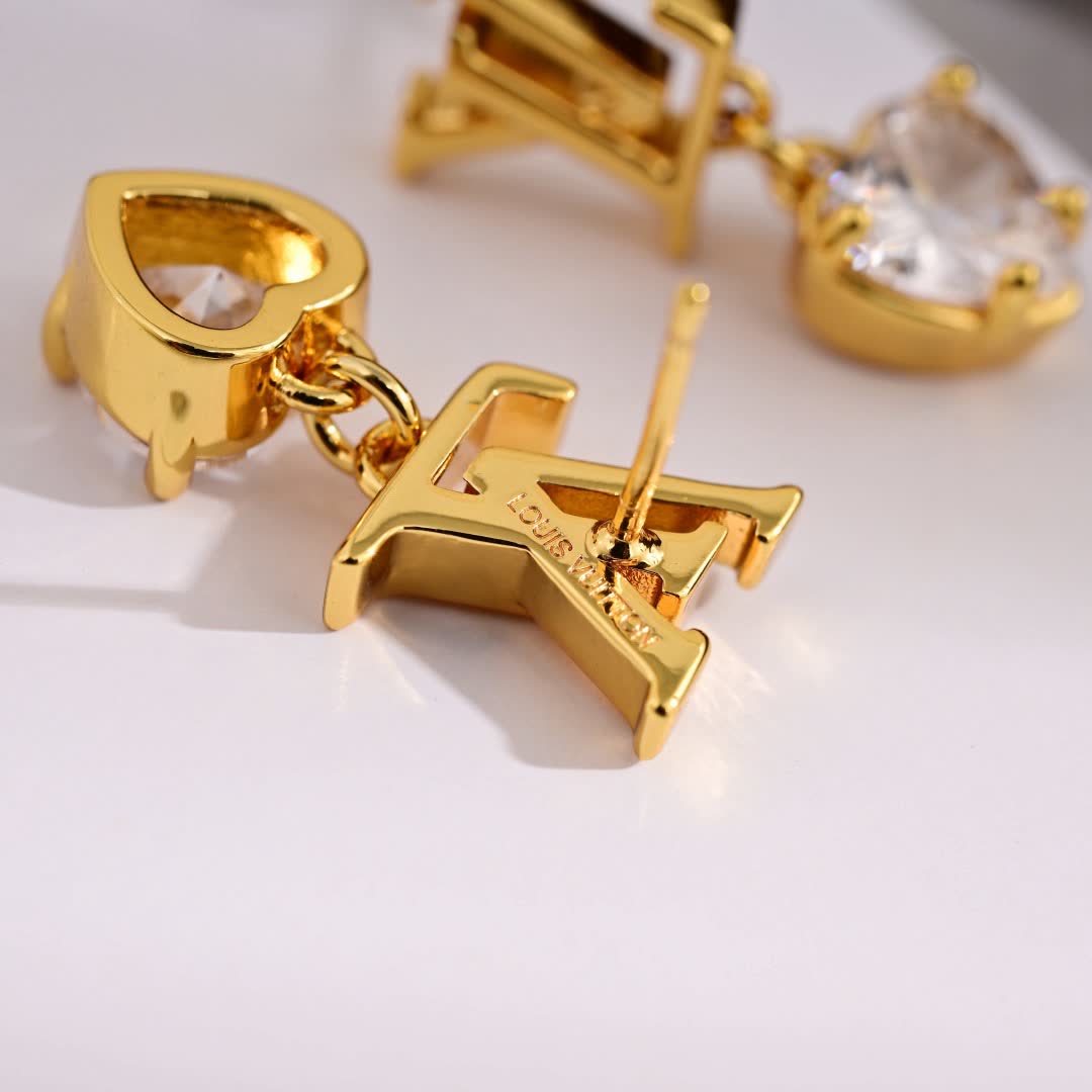 Louis Vuitton LV Iconic Heart Necklace